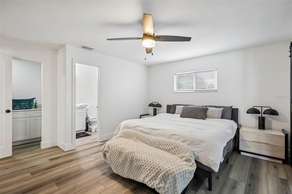 En Venta: $775,000 (4 camas, 2 baños, 1901 Pies cuadrados)