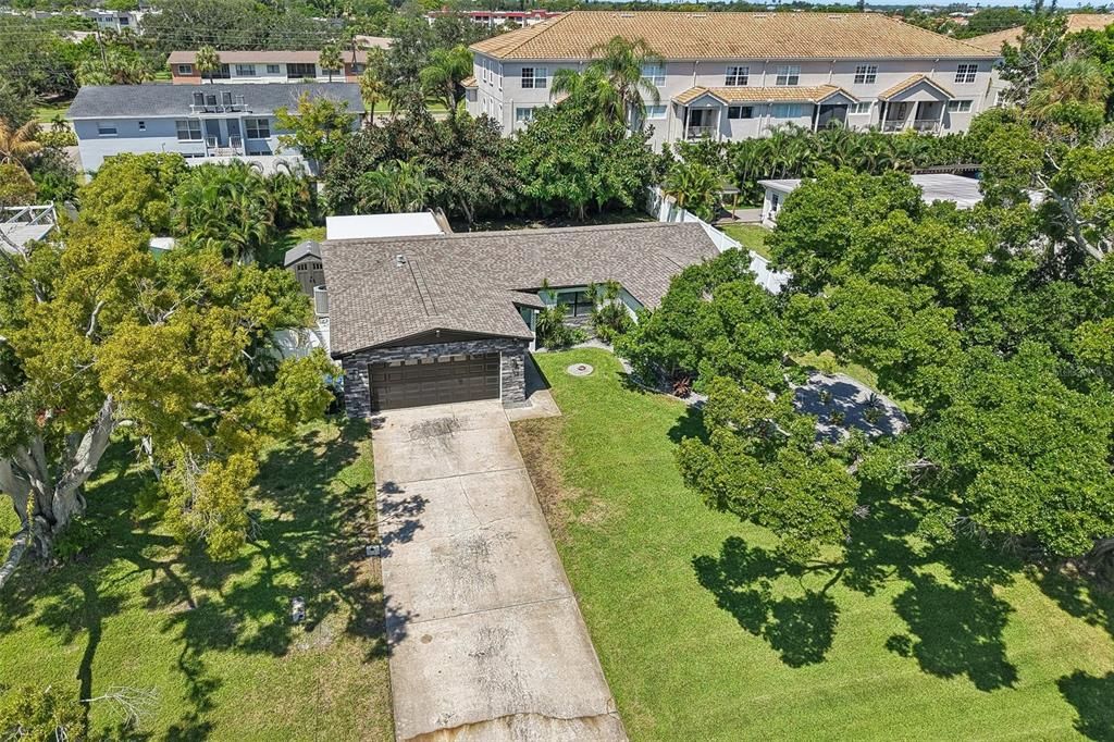 En Venta: $775,000 (4 camas, 2 baños, 1901 Pies cuadrados)