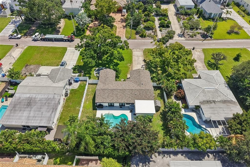 En Venta: $775,000 (4 camas, 2 baños, 1901 Pies cuadrados)
