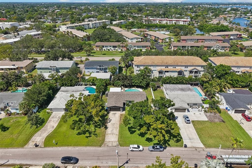 En Venta: $775,000 (4 camas, 2 baños, 1901 Pies cuadrados)