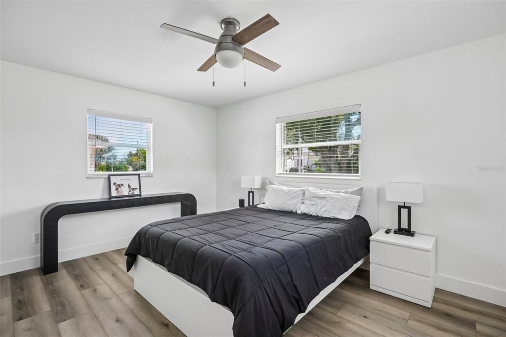 En Venta: $775,000 (4 camas, 2 baños, 1901 Pies cuadrados)
