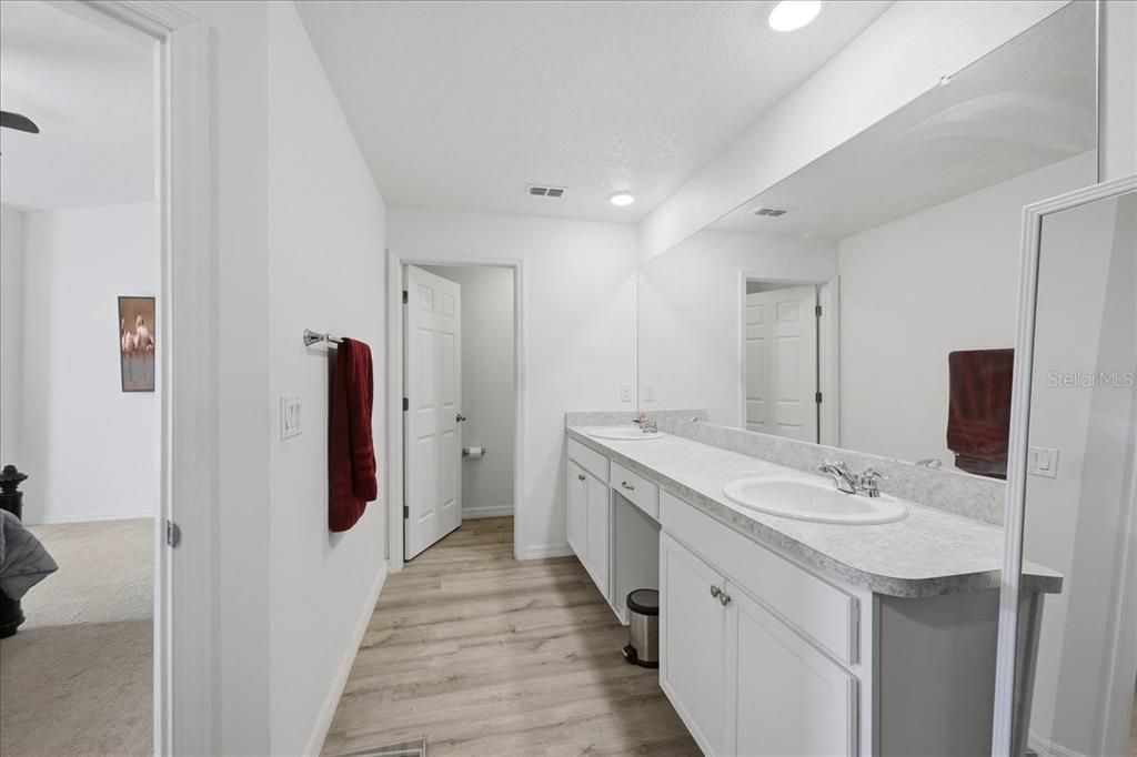 For Sale: $355,000 (3 beds, 2 baths, 2040 Square Feet)