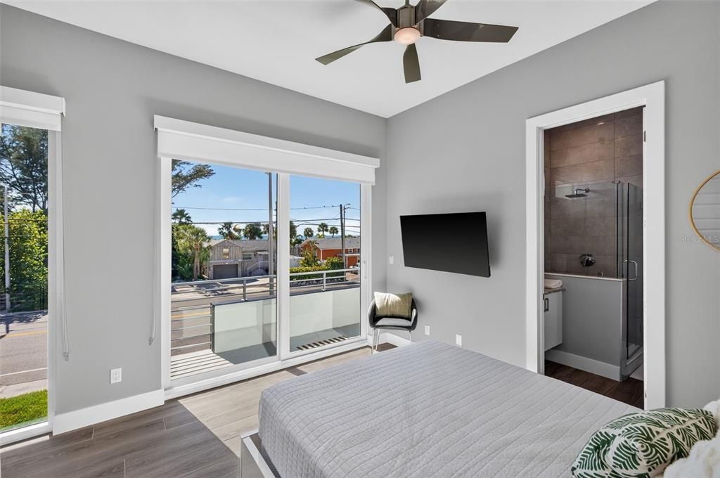 For Sale: $3,925,000 (4 beds, 4 baths, 4274 Square Feet)