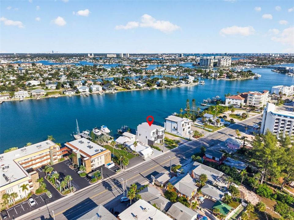 For Sale: $3,925,000 (4 beds, 4 baths, 4274 Square Feet)