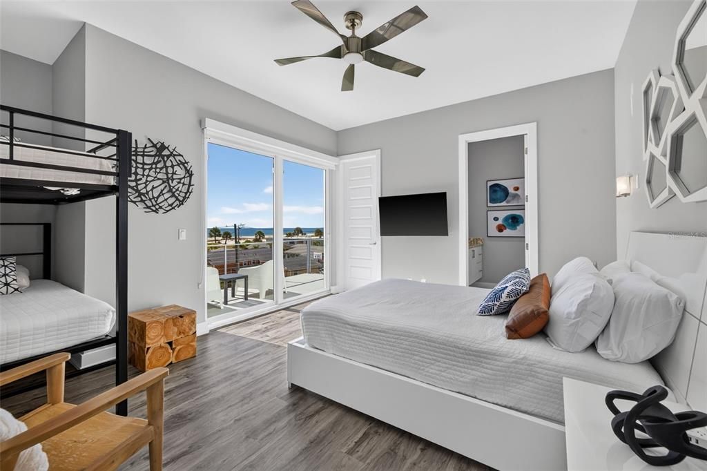 For Sale: $3,925,000 (4 beds, 4 baths, 4274 Square Feet)