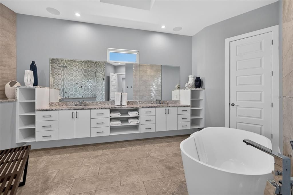 For Sale: $3,925,000 (4 beds, 4 baths, 4274 Square Feet)