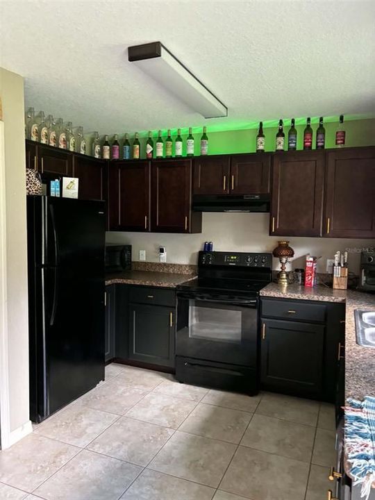 En Venta: $230,000 (3 camas, 2 baños, 1352 Pies cuadrados)