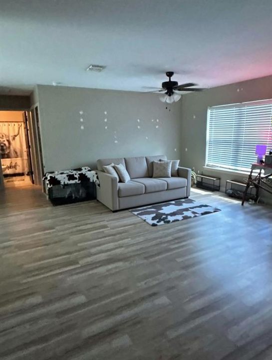 En Venta: $230,000 (3 camas, 2 baños, 1352 Pies cuadrados)