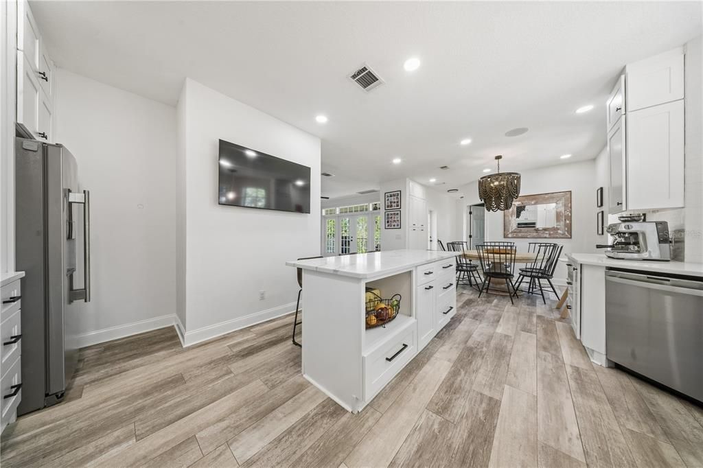 For Sale: $950,000 (4 beds, 4 baths, 3069 Square Feet)