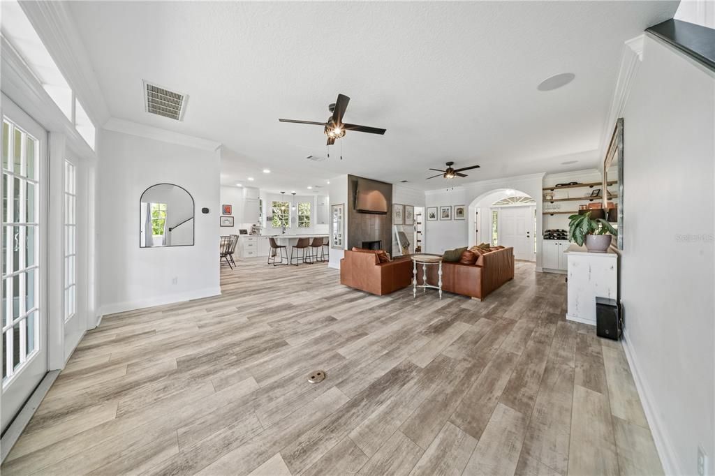 For Sale: $950,000 (4 beds, 4 baths, 3069 Square Feet)