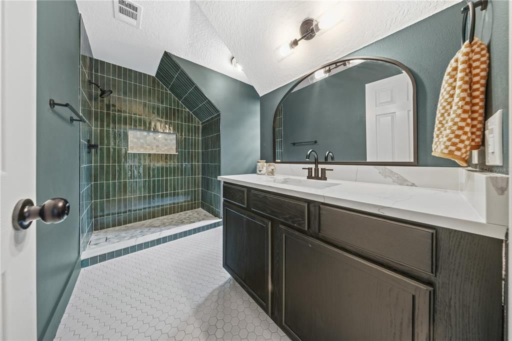 For Sale: $950,000 (4 beds, 4 baths, 3069 Square Feet)