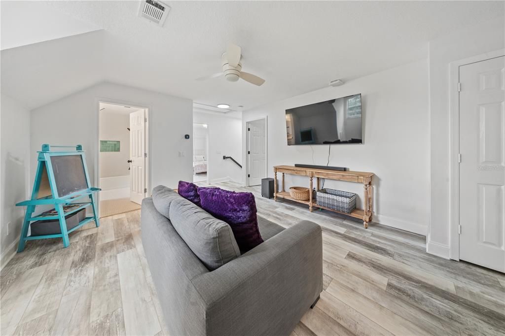 For Sale: $950,000 (4 beds, 4 baths, 3069 Square Feet)