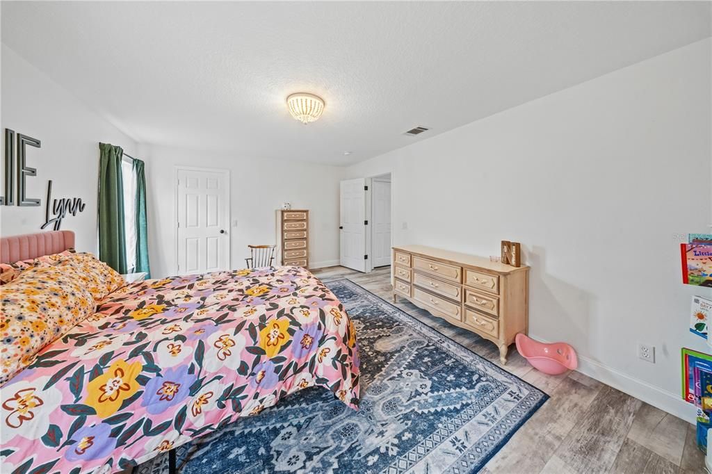 For Sale: $950,000 (4 beds, 4 baths, 3069 Square Feet)