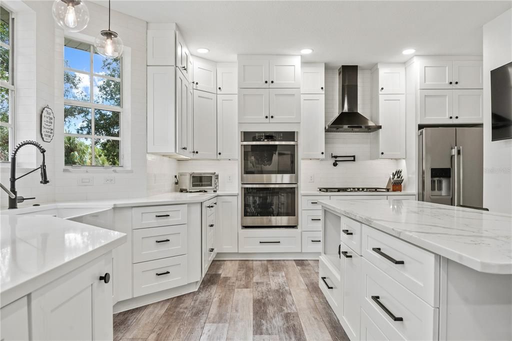 For Sale: $950,000 (4 beds, 4 baths, 3069 Square Feet)