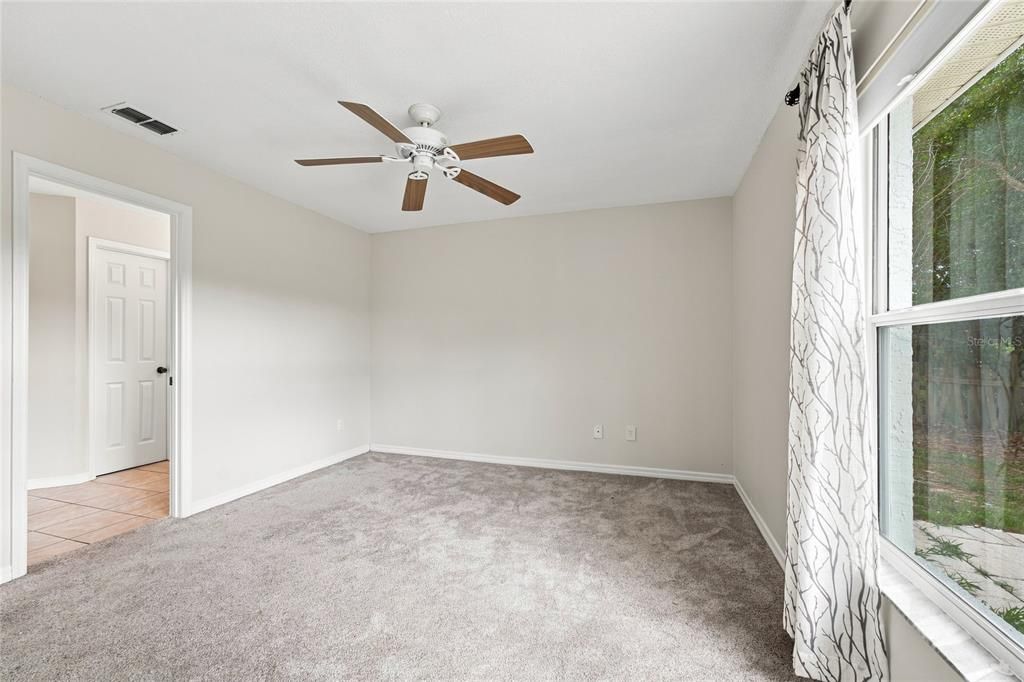В аренду: $2,350 (4 спален, 2 ванн, 1466 Квадратных фут)