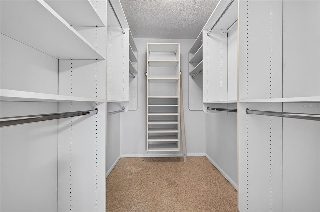 For Sale: $269,900 (2 beds, 2 baths, 1543 Square Feet)