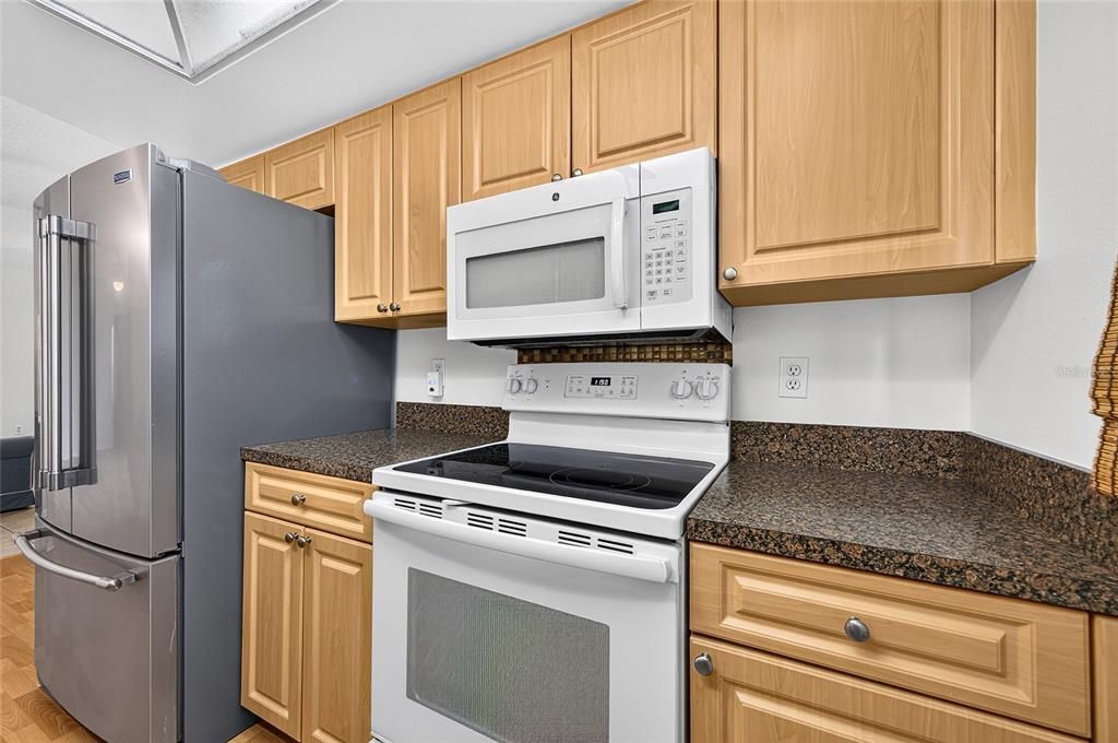 For Sale: $269,900 (2 beds, 2 baths, 1543 Square Feet)