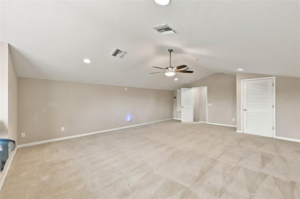 Под контрактом: $424,900 (4 спален, 3 ванн, 3164 Квадратных фут)