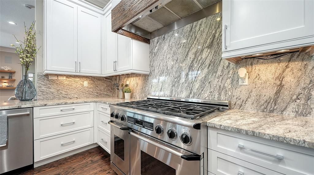 En Venta: $1,750,000 (6 camas, 4 baños, 5054 Pies cuadrados)