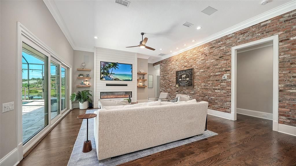En Venta: $1,750,000 (6 camas, 4 baños, 5054 Pies cuadrados)