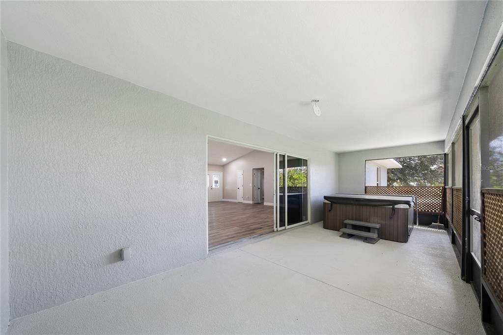 En Venta: $395,000 (3 camas, 2 baños, 2002 Pies cuadrados)