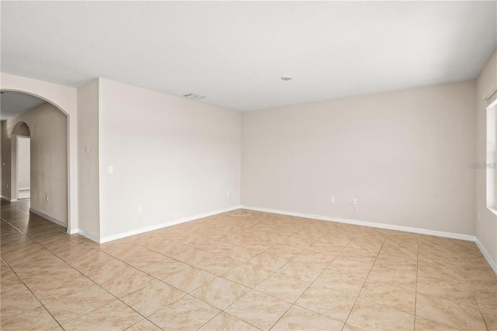 En Venta: $292,500 (3 camas, 2 baños, 1725 Pies cuadrados)
