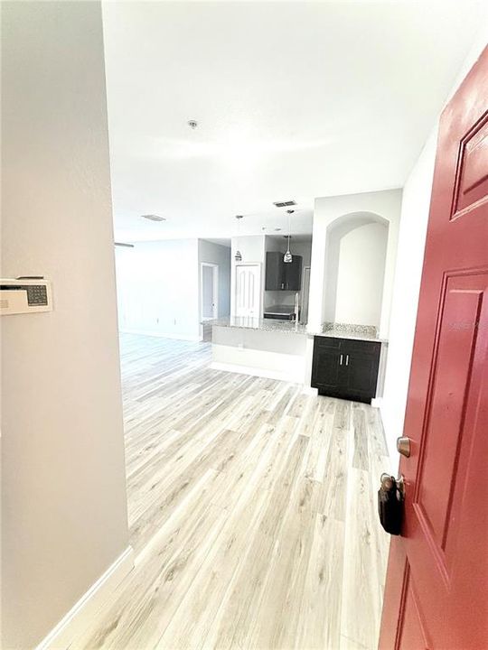 For Rent: $2,500 (4 beds, 2 baths, 1372 Square Feet)