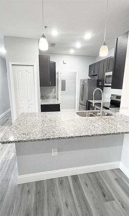 For Rent: $2,500 (4 beds, 2 baths, 1372 Square Feet)