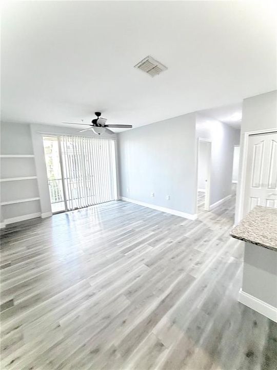 For Rent: $2,500 (4 beds, 2 baths, 1372 Square Feet)