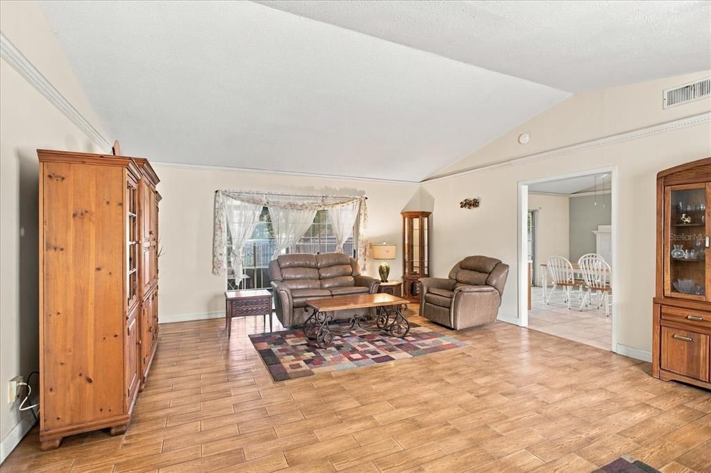 На продажу: $389,900 (3 спален, 2 ванн, 1656 Квадратных фут)