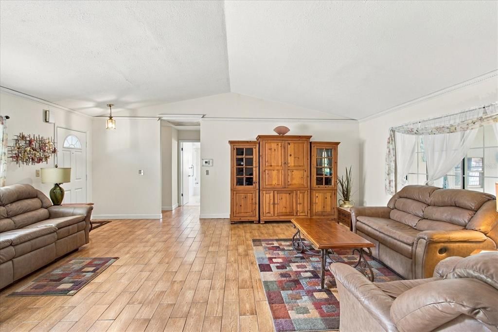 На продажу: $389,900 (3 спален, 2 ванн, 1656 Квадратных фут)