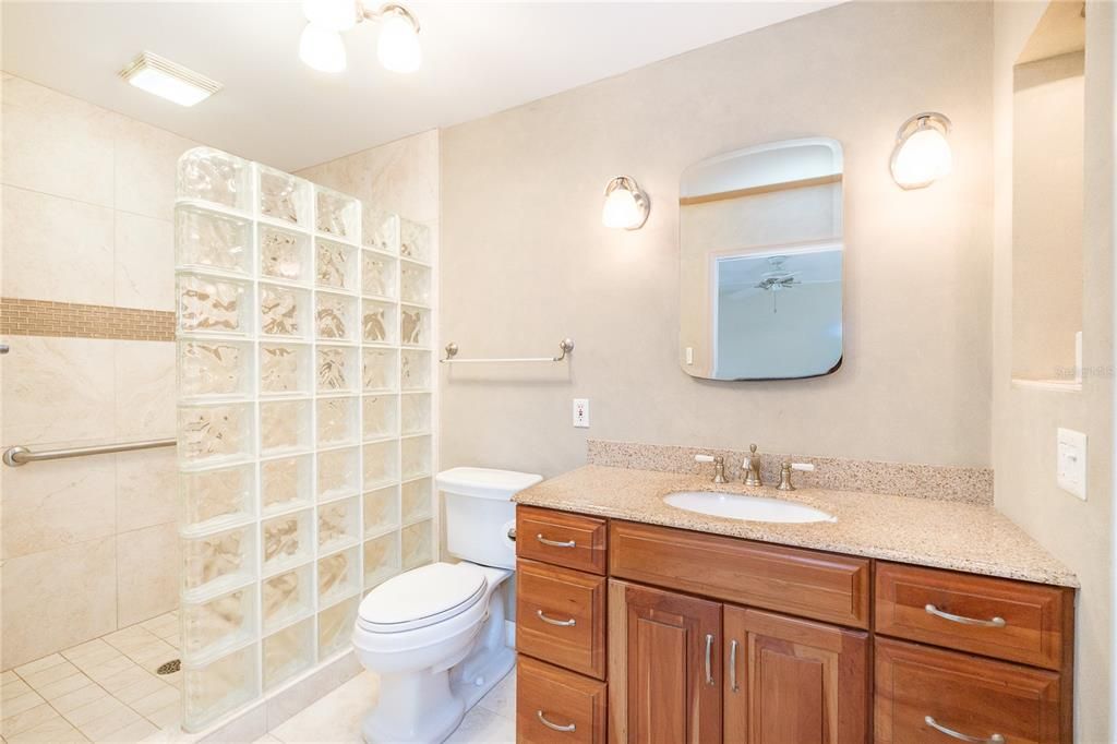 For Sale: $885,000 (3 beds, 2 baths, 1774 Square Feet)