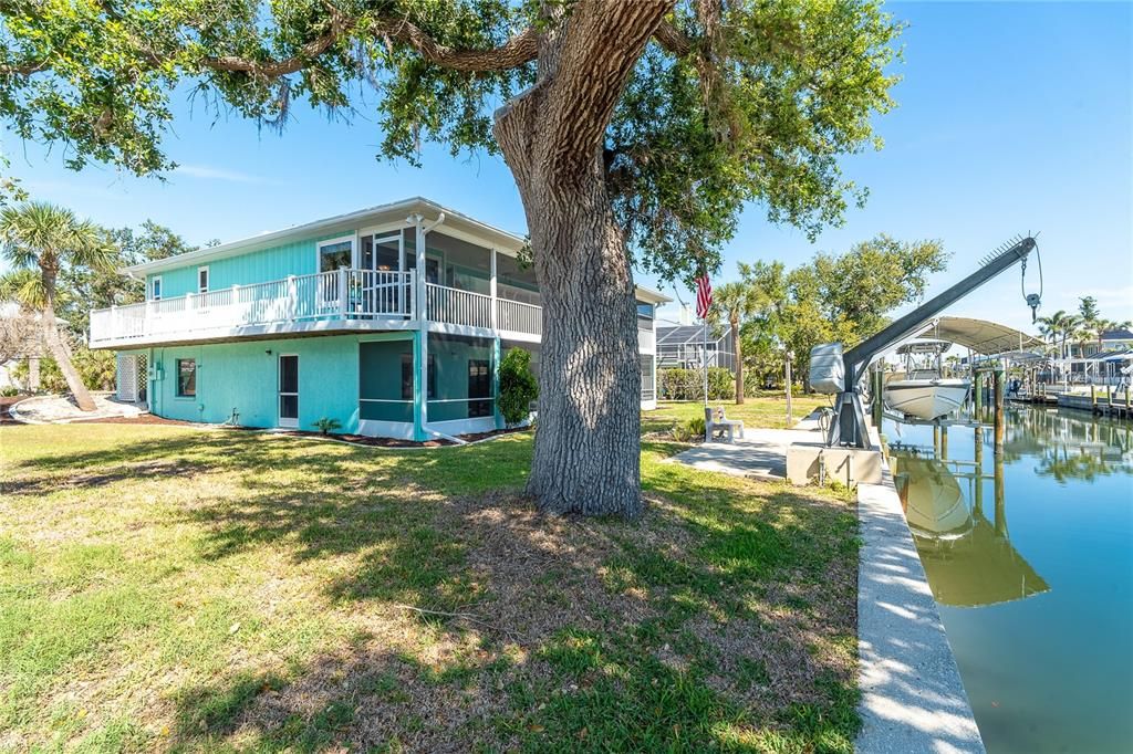 For Sale: $885,000 (3 beds, 2 baths, 1774 Square Feet)