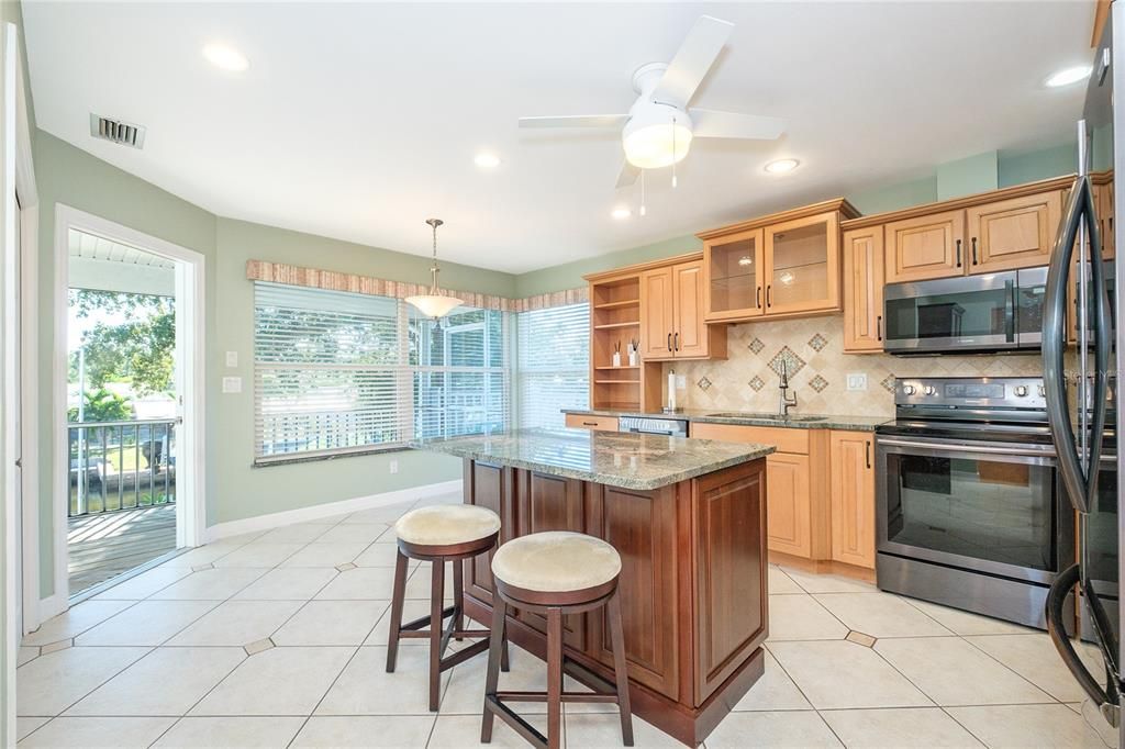 For Sale: $885,000 (3 beds, 2 baths, 1774 Square Feet)