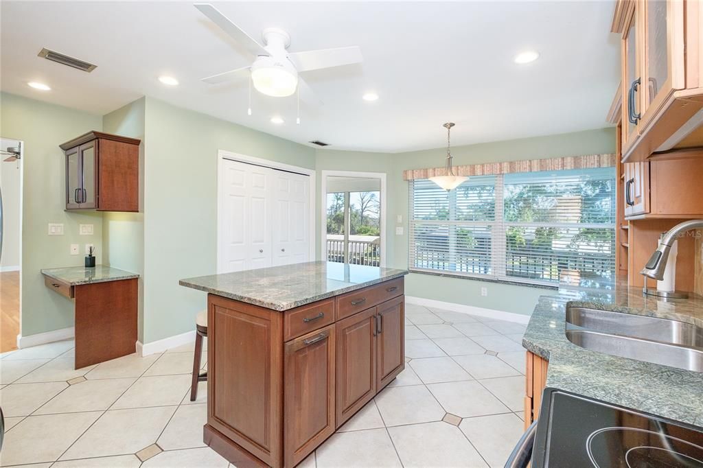 For Sale: $885,000 (3 beds, 2 baths, 1774 Square Feet)
