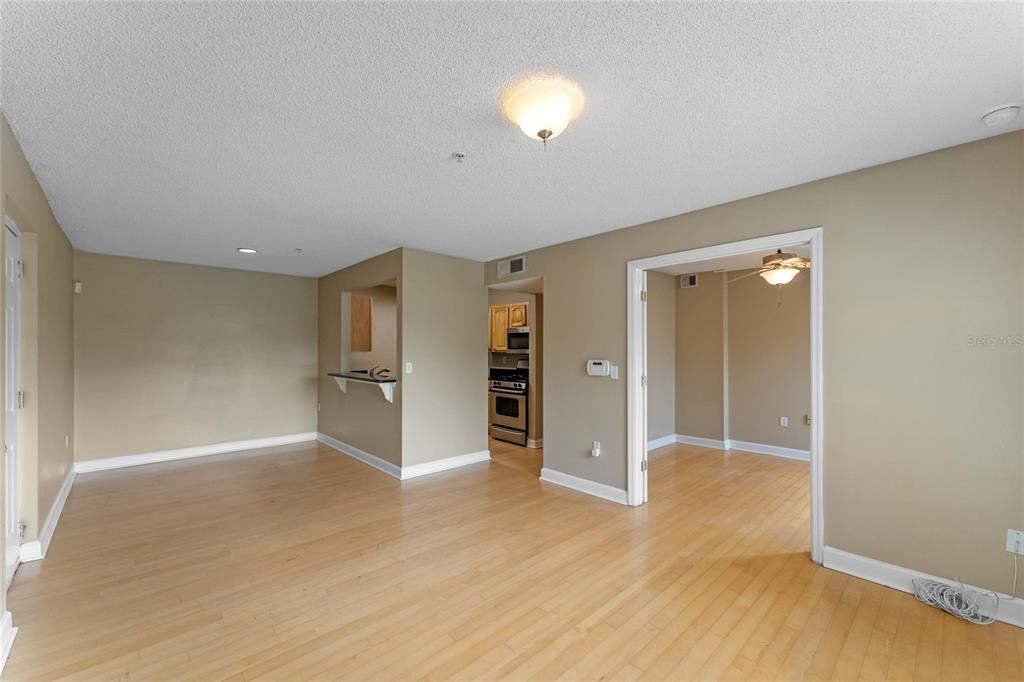 For Rent: $1,595 (2 beds, 2 baths, 993 Square Feet)