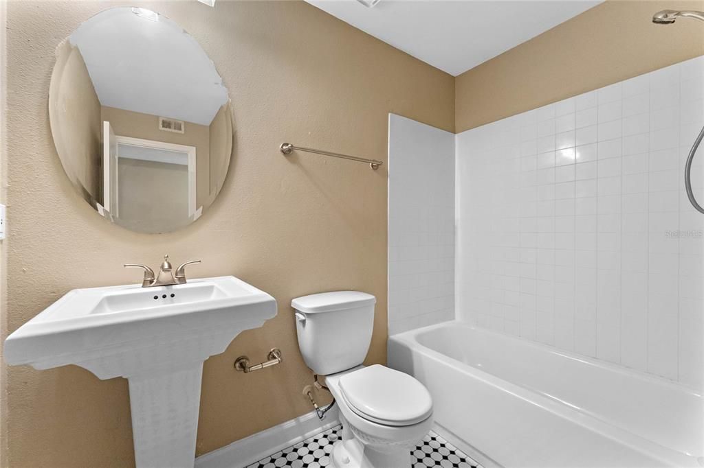 For Rent: $1,595 (2 beds, 2 baths, 993 Square Feet)