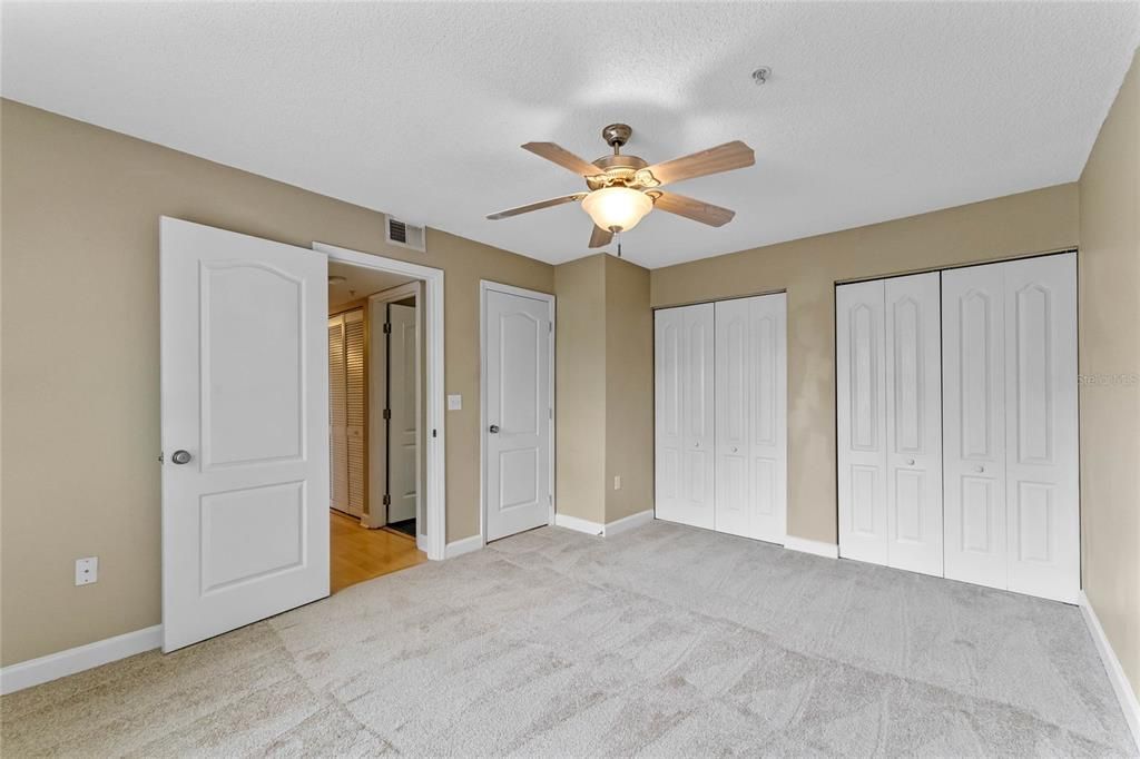 For Rent: $1,595 (2 beds, 2 baths, 993 Square Feet)