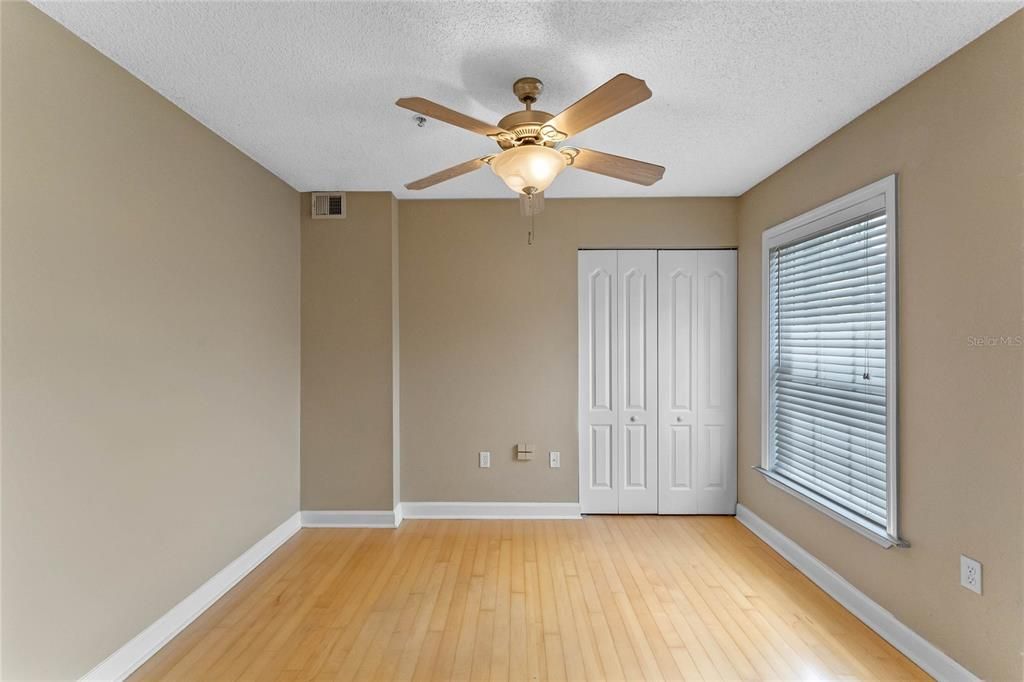 For Rent: $1,595 (2 beds, 2 baths, 993 Square Feet)