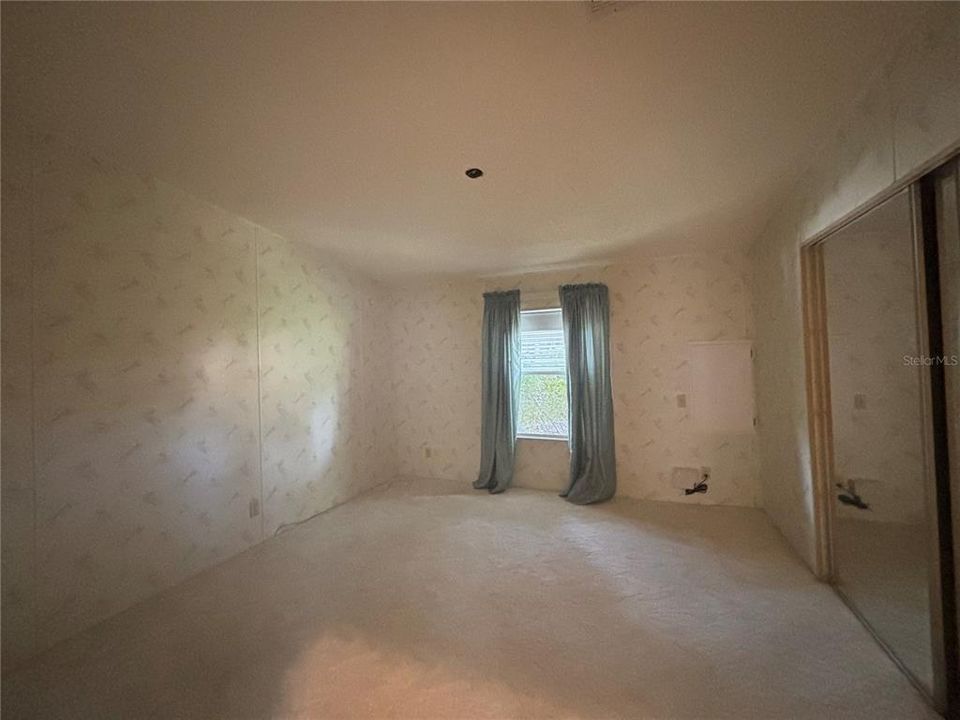 For Sale: $109,900 (2 beds, 2 baths, 1358 Square Feet)