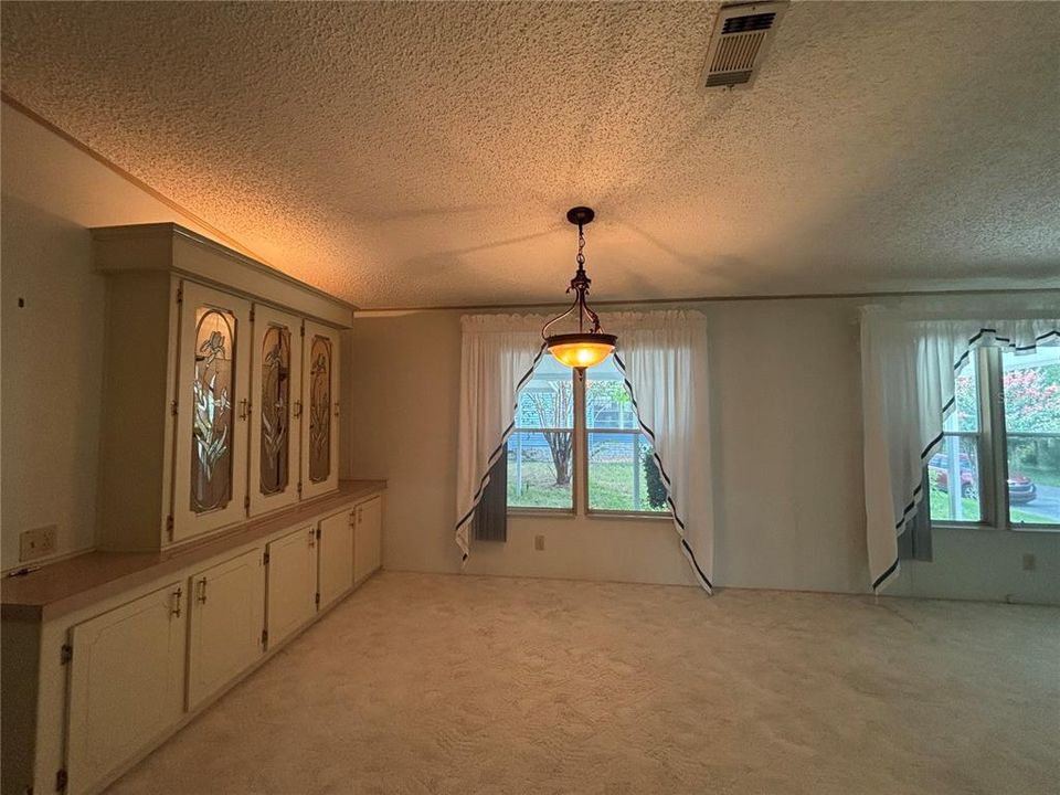For Sale: $109,900 (2 beds, 2 baths, 1358 Square Feet)