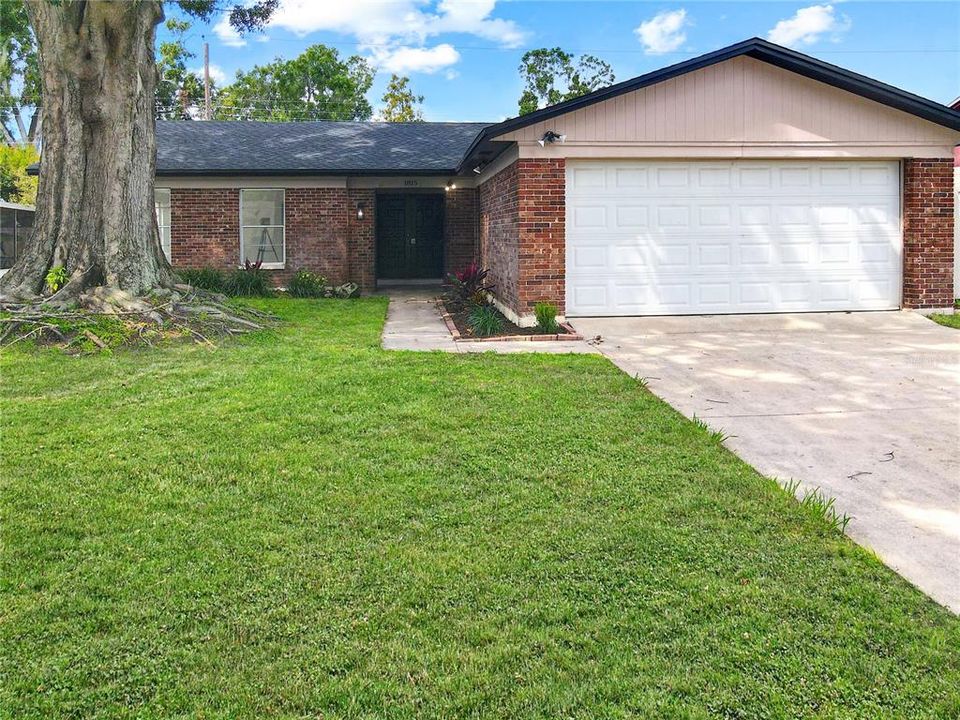 For Sale: $350,000 (4 beds, 2 baths, 1660 Square Feet)