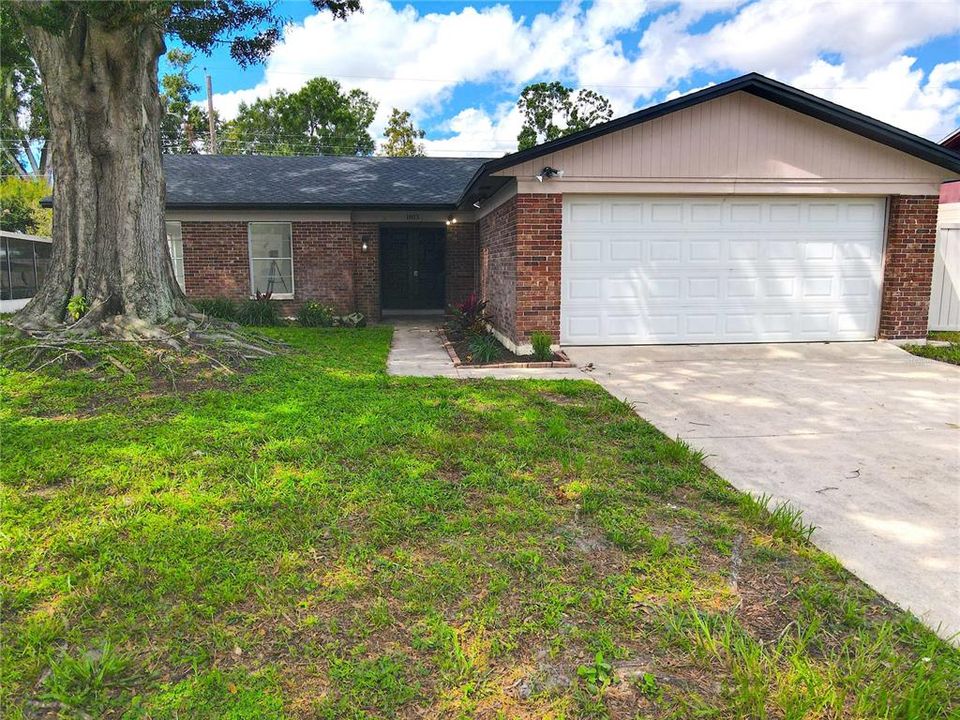 For Sale: $350,000 (4 beds, 2 baths, 1660 Square Feet)