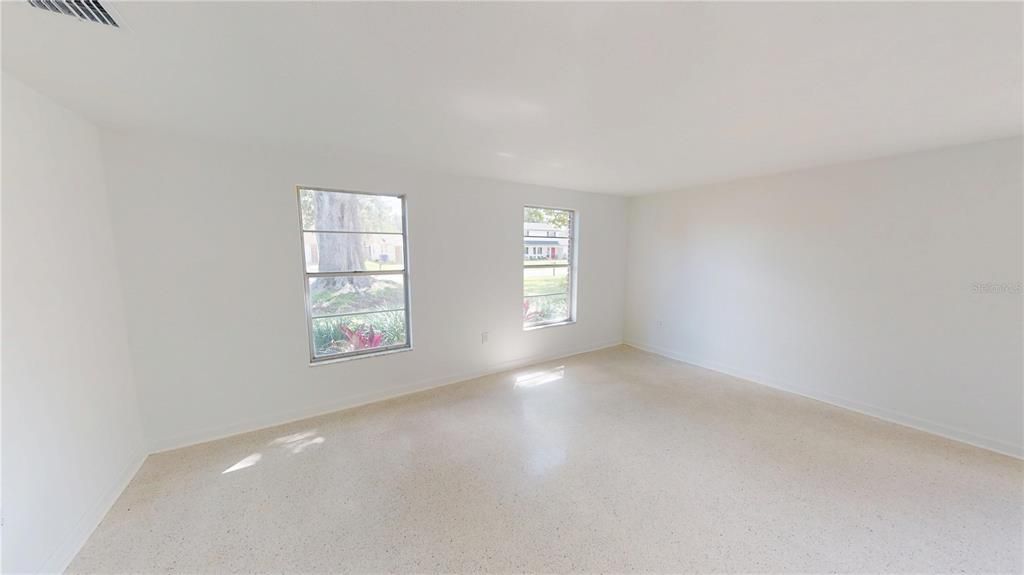 For Sale: $350,000 (4 beds, 2 baths, 1660 Square Feet)