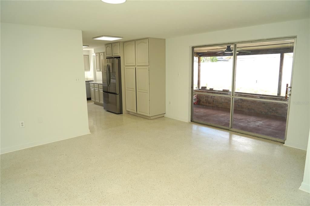 For Sale: $350,000 (4 beds, 2 baths, 1660 Square Feet)