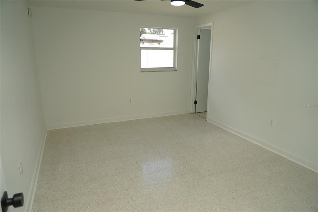For Sale: $350,000 (4 beds, 2 baths, 1660 Square Feet)