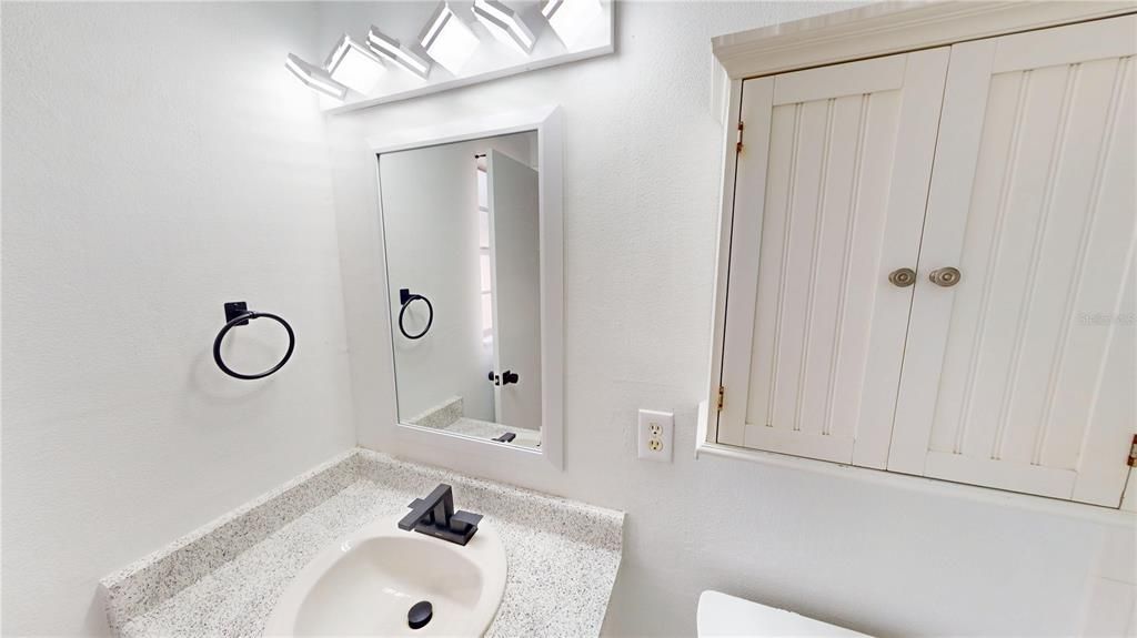 For Sale: $350,000 (4 beds, 2 baths, 1660 Square Feet)