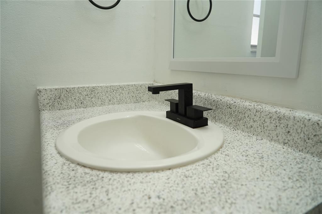 For Sale: $350,000 (4 beds, 2 baths, 1660 Square Feet)