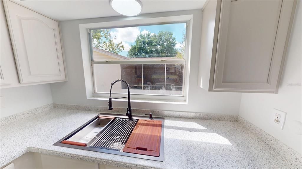 For Sale: $350,000 (4 beds, 2 baths, 1660 Square Feet)