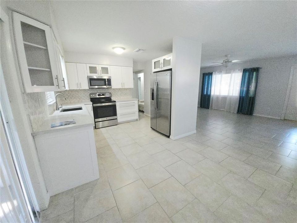 В аренду: $2,200 (3 спален, 2 ванн, 1144 Квадратных фут)